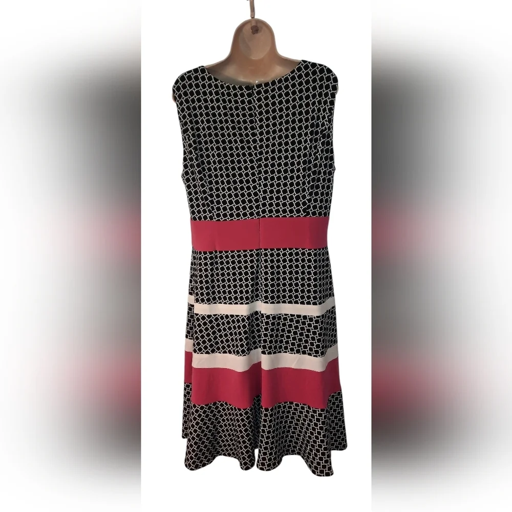 Anne Klein Black and Red Patterned Midi Dress - Picture 4 of 10